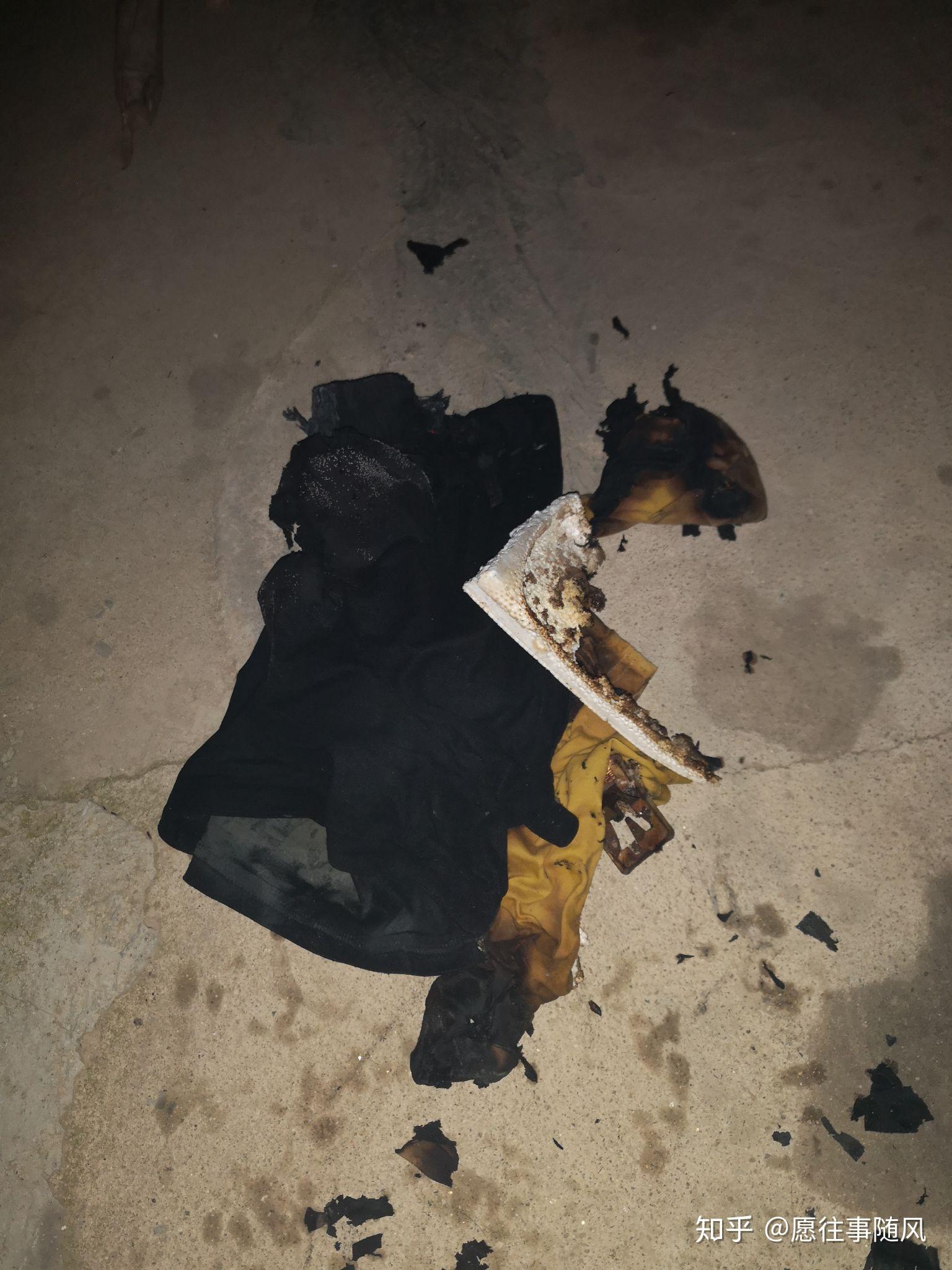 女子称半夜手机爆炸被烟呛醒